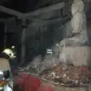 Vihara Lalistavistara di Cilincing Jakarta Utara terbakar.(Dok: Gulkarmat Jakarta Utara)
