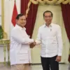 Presiden ke-7 Joko Widodo dan Presiden Prabowo Subianto (Setneg)