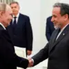Menlu Iran Abbas Araghchi saat bertemu Presiden Rusia Vladimir Putin di Istana Kremlin, Moskow, Senin (23/6/20