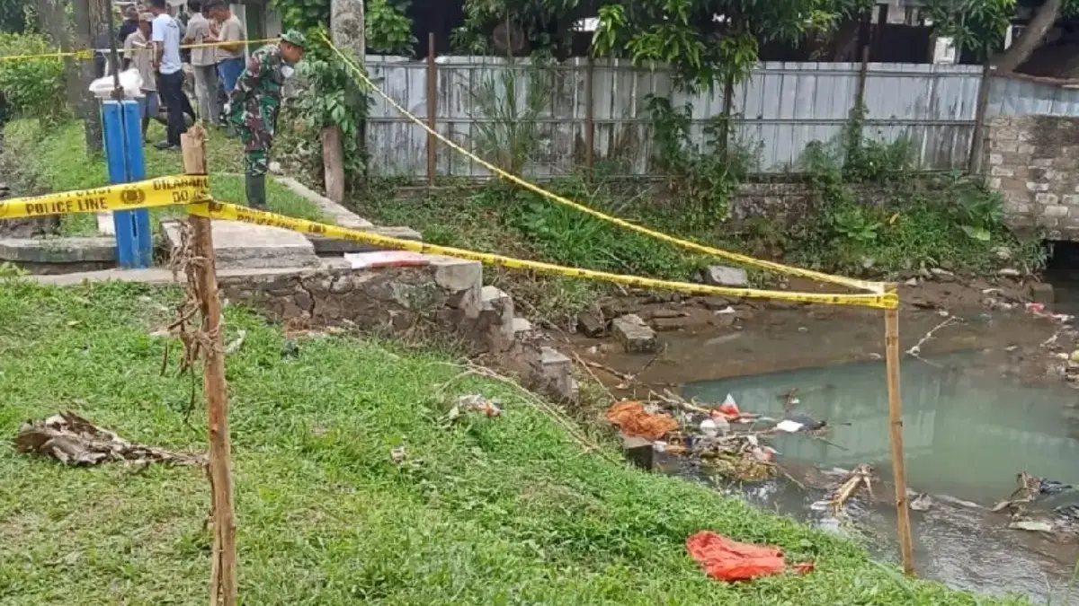 Warga Dusun Gardu, Desa Gunungsari, Kecamatan Pagaden, Kabupaten Subang, digegerkan dengan penemuan mayat seor