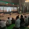 Peringatan pergantian tahun Islam yang dikenal sebagai malam satu suro itu tetap berlangsung khidmat dan meria