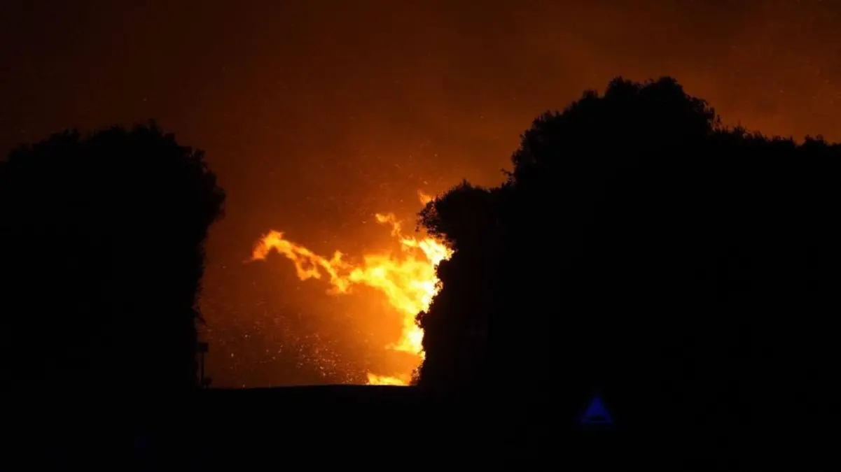 Kebakaran dipedesaan di Cuglieri, Sardinia, Italia. (AP/Alessandro Tocco)