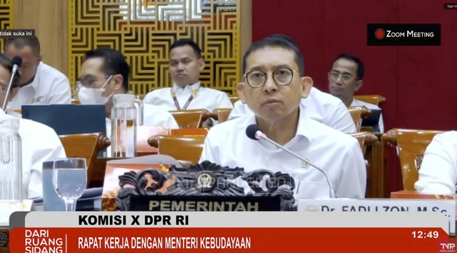 Menteri Kebudayaan Fadli Zon saat mengikuti rapat kerja Komisi X di kompleks Parlemen, Senayan, Jakarta, Rabu
