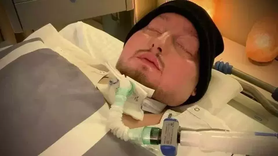 Pangeran Arab Saudi Al Waleed bin Khalid Al Saud yang dijuluki Sleeping Prince meninggal dunia setelah berada