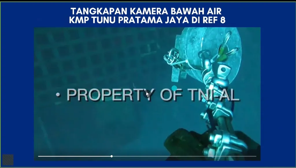 Titik Kapal Motor Penumpang Tunu Pratama Jaya Berada di Kedalaman 49 Meter di Perairan Selat Bali Visual bangkai Kapal Motor Penumpang Tunu Pratama Jaya yang tenggelam di Selat Bali, terlihat dalam posisi ter