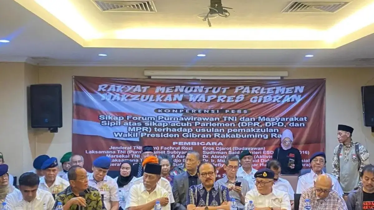 Konferensi pers Forum Purnawirawan TNI yang menuntut pemakzulan Wapres Gibran Rakabuming Raka, Jakarta Selatan