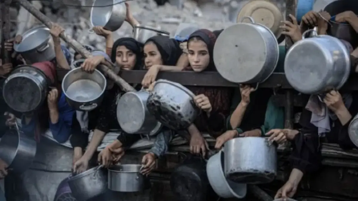 Anak-anak di Gaza kelaparan akibat perang yang melanda saat ini. Foto: Anadolu