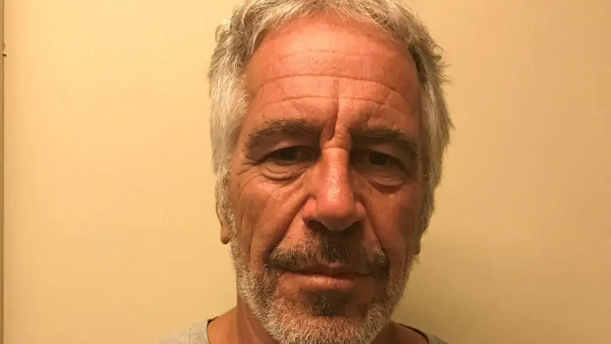 Pemodal AS Jeffrey Epstein tampak dalam foto yang diambil untuk daftar pelaku kejahatan seksual di Divisi Laya