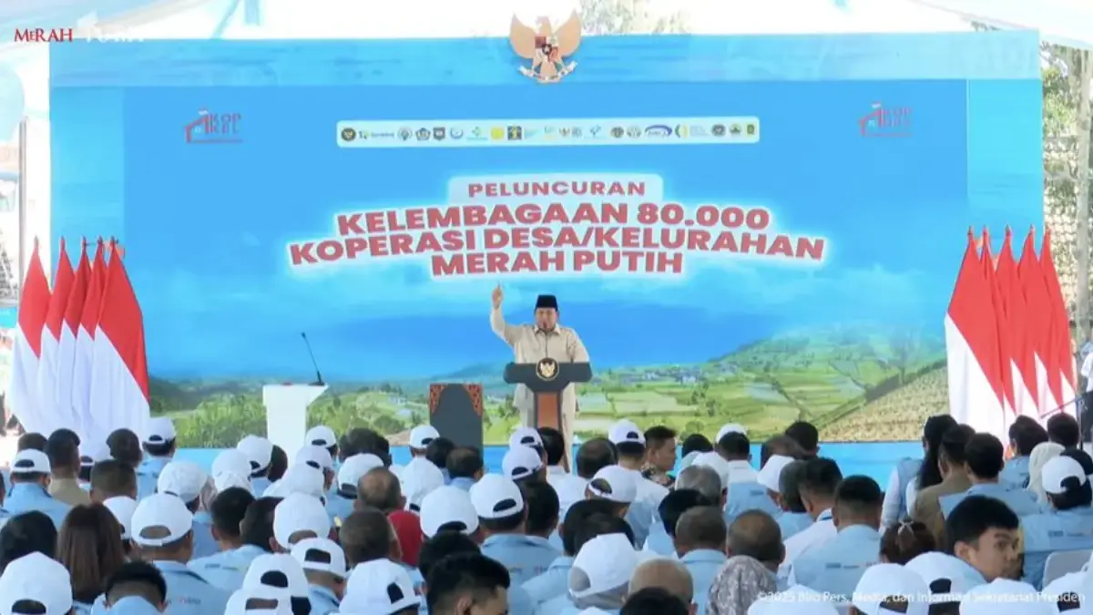 Presiden Prabowo Subianto dalam peluncuran Kelembagaan 80.000 Koperasi Desa/Kelurahan Merah Putih, Senin (21/7