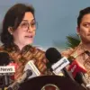 Menteri Keuangan (Menkeu), Sri Mulyani bersama Wakil Menteri Keuanan (Wamenkeu) Thomas Djiwandono di kompleks