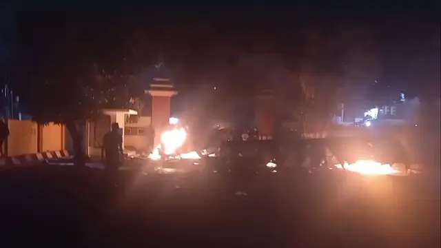 Aksi Jogja Memanggil Ricuh, Mapolda DIY Belum Kondusif: 2 Mobil Dibakar Massa, Gedung Lantai Dasar Terbakar Situasi Polda Daerah Istimewa Yogyakarta (DIY)