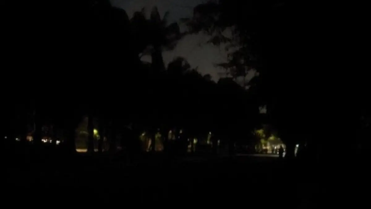 Situasi Mako Brimob Kwitang Gelap Gulita Situasi di sekitar Mako Brimob Kwitang di Jalan Kramat Kwitang, Jakarta Pusat, Minggu (30/8/2025). ANTARA/Muha