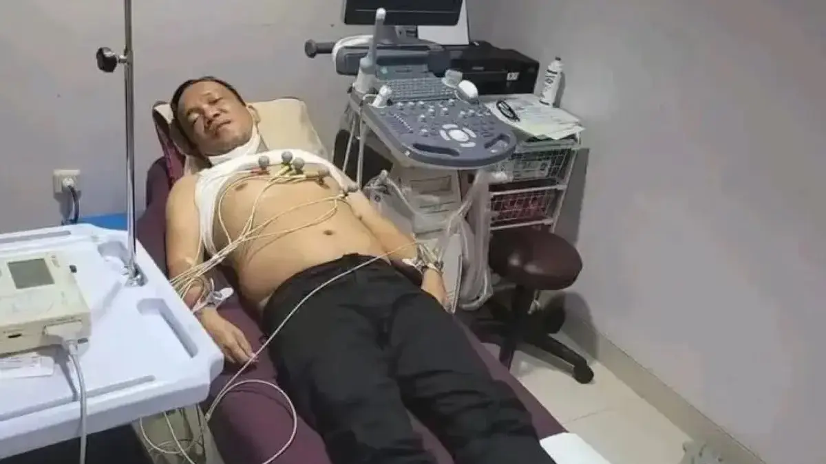 Foto Wakil Menteri Ketenagakerjaan (Wamenaker) RI, Immanuel Noel Ebenezer, mendapat perawatan intensif usai ke