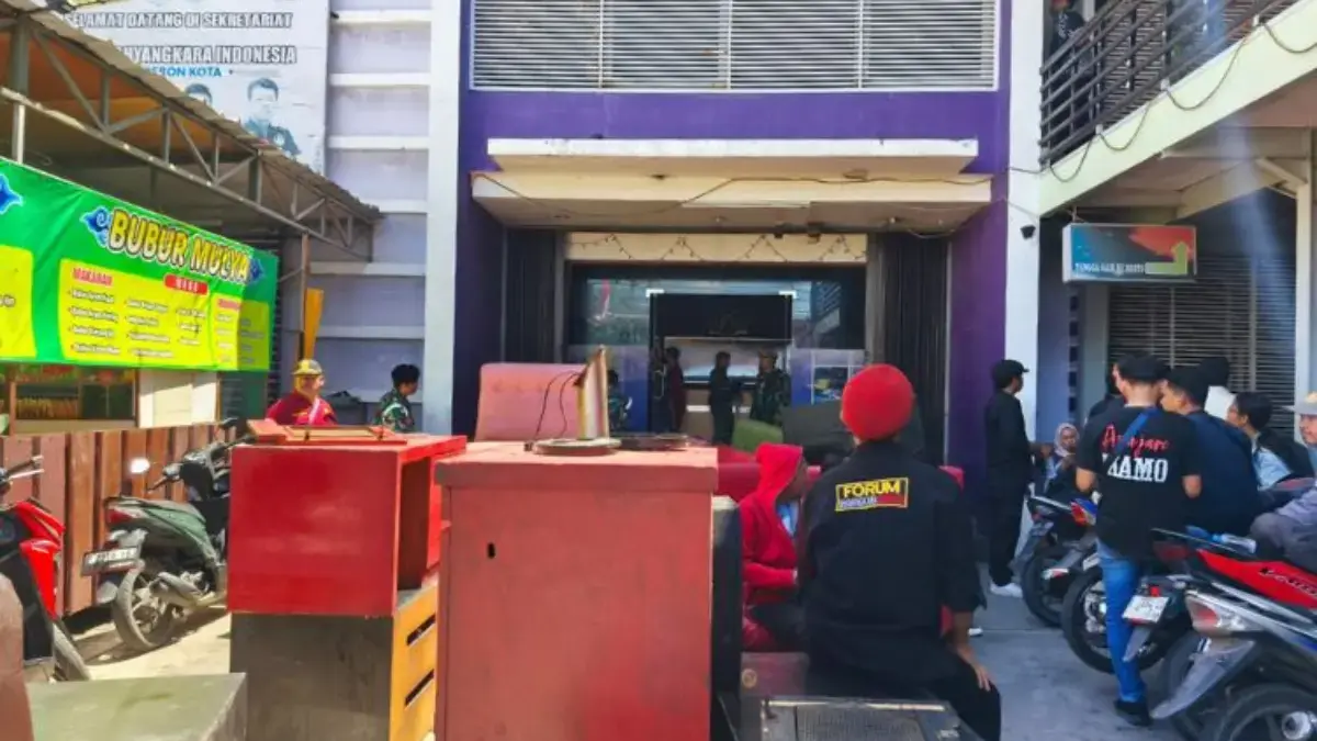 PN Kota Cirebon Eksekusi Gedung Fantasi Family Karaoke, Begini Kata Pengelola Proses Eksekusi Gedung Fantasi Family Karaoke di Jalan RA Kartini. (IST)