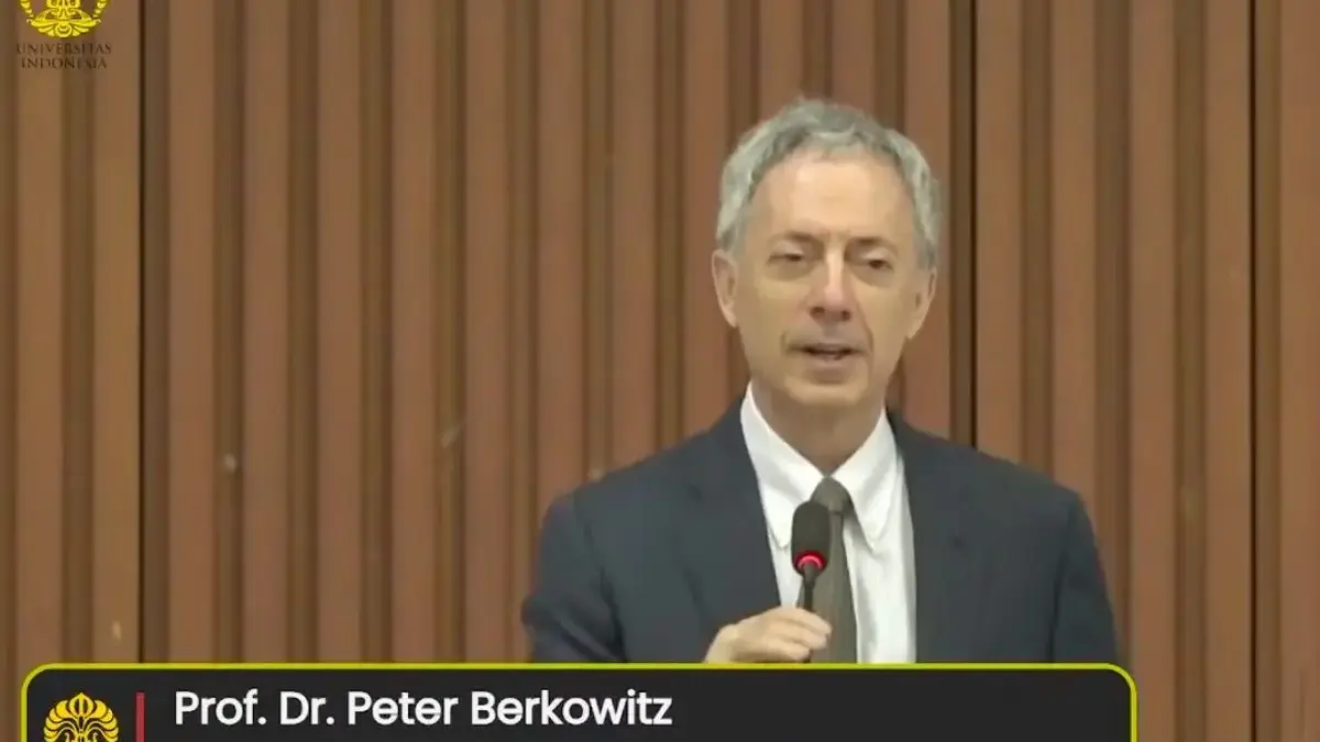 Universitas Indonesia Kecolongan Undang Akademisi Pro Zionis, Siapa Peter Berkowitz? Peter Berkowitz jadi pembicara utama dalam acara Pengenalan Sistem Akademik Universitas (PSAU) Pascasarjana 20