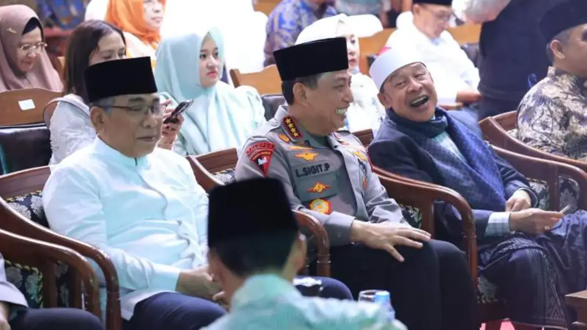 Kapolri Listyo Sigit Prabowo saat menghadiri Haul Pondok Pesantren Buntet Cirebon, Sabtu (2/8/2025).