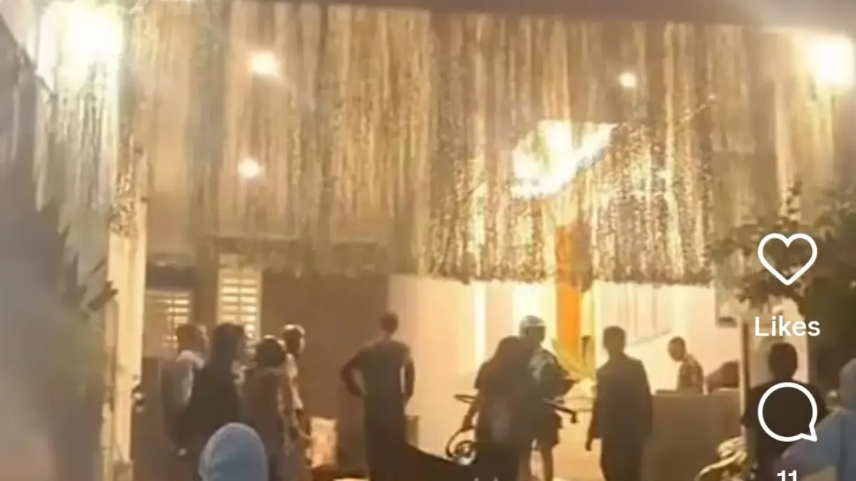 Rumah Pribadi Menteri Keuangan Sri Mulyani Dijarah Massa Rumah Menkeu Sri Mulyani tak luput jadi sasaran penjarahan. (Tangkapan layar Instagram @updatebintaro.id)