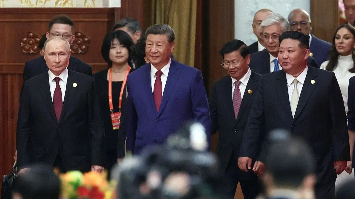 Presiden Putin, Presiden Xi dan Pemimpin Kim saat menghadiri gala resepsi peringatan 80 tahun Victory Day. (Vl