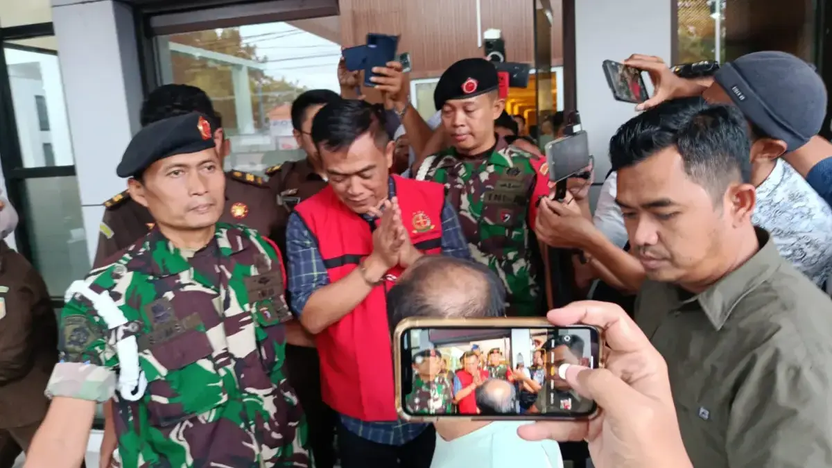 Kejaksaan Negeri (Kejari) Kota Cirebon menetapkan mantan Walikota Cirebon tahun 2019-2024 inisial NA sebagai t