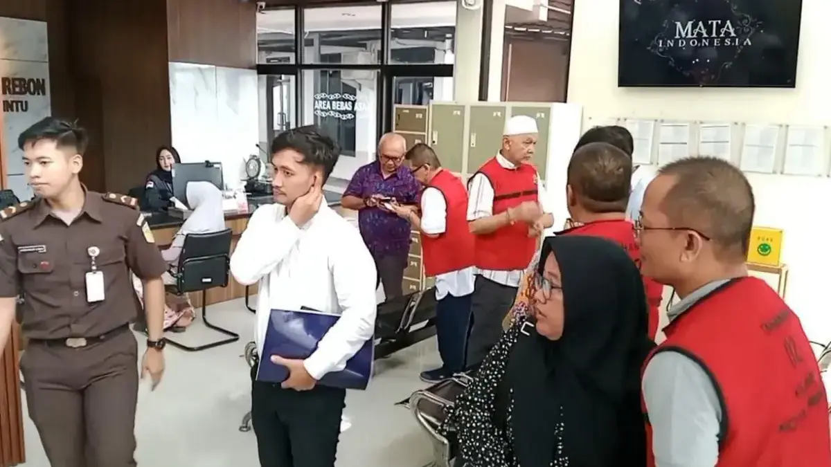 Penyidik kejaksaan melakukan pemeriksaan lanjutan terhadap enam tersangka kasus korupsi pembangunan gedung Set