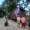 Kemenhub Dalami Penyebab Kecelakaan Maut Bus Rombongan Karyawan RS Bina Sehat Jember di Bromo Kondisi bangkai bus pariwisata PO INDS\'88 Trans bernomor polisi P7221 UG pasca kecelakaan maut di Jalan Raya S