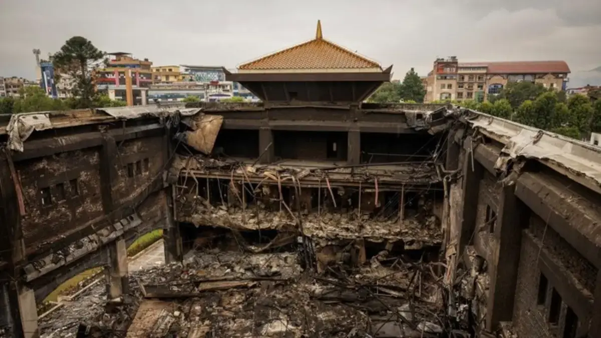 Jejak kehancuran pascademo berdarah mengguncang Nepal. (REUTERS/Adnan Abidi)