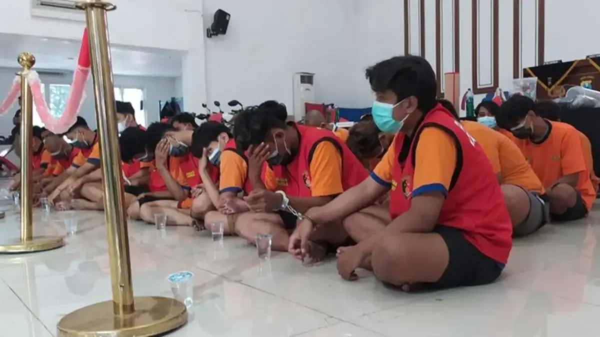 Konferensi pers penetapan tersangka pembakaran Gedung Negara Grahadi di Polrestabes Surabaya. (Foto: Istimewa)