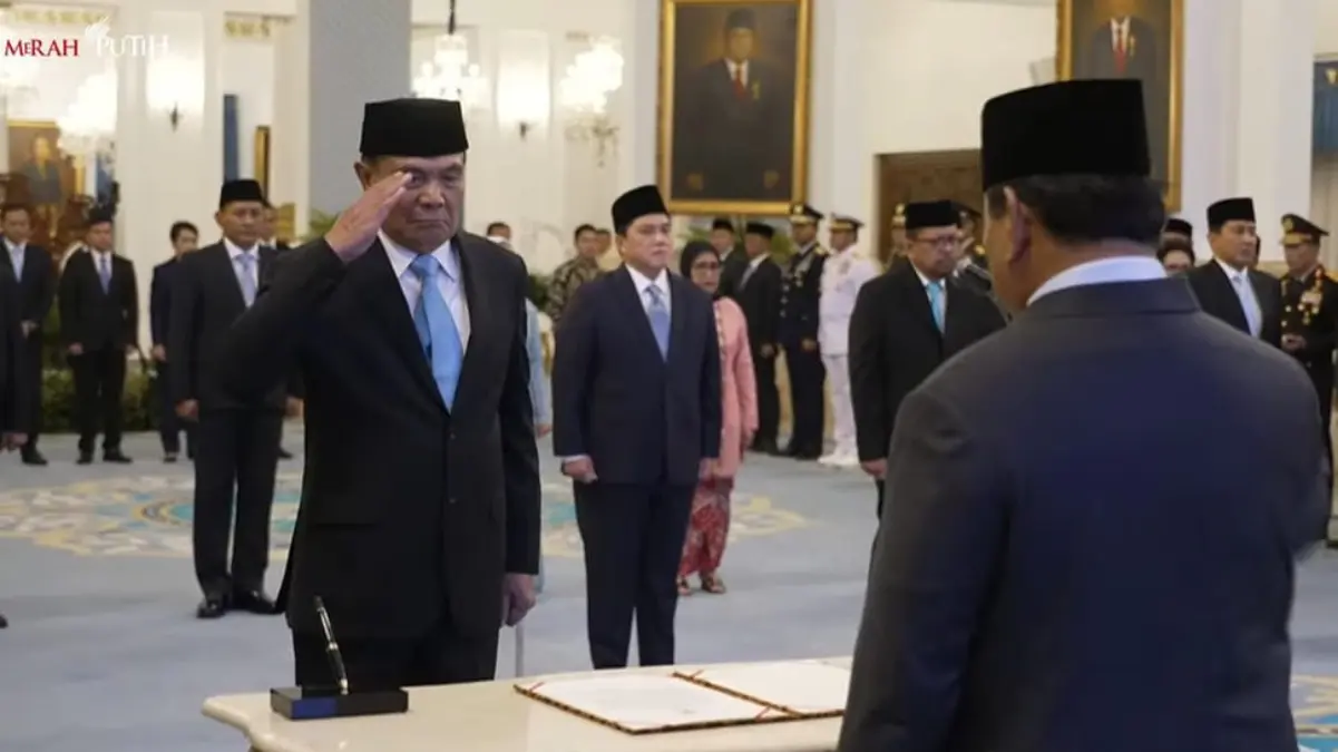 Presiden Prabowo Subianto melantik Djamari Chaniago sebagai Menteri Koordinator (Menko) Bidang Politik dan Kea