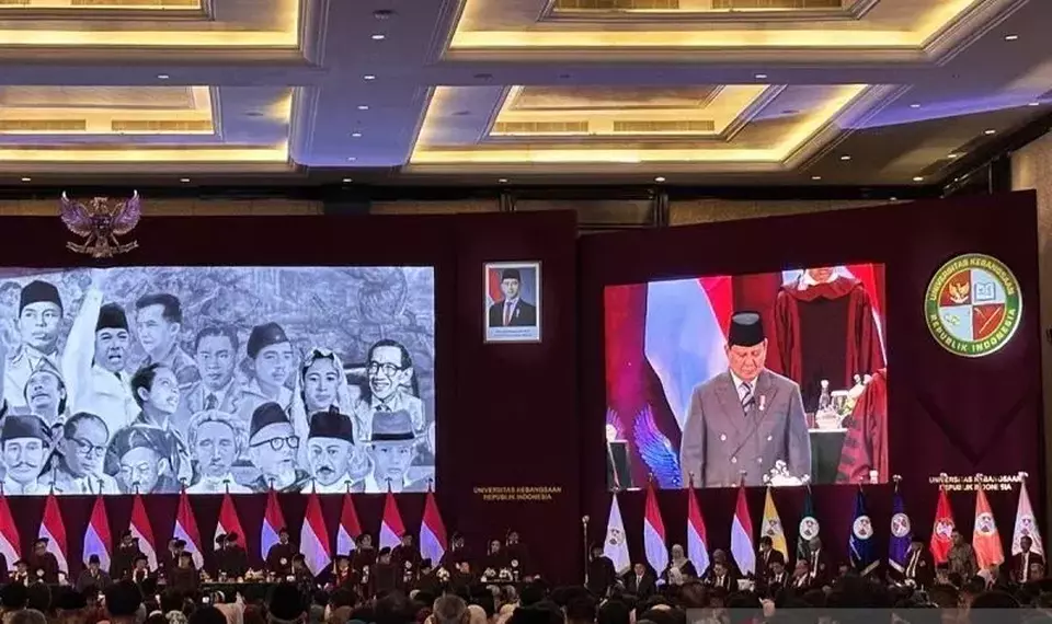 Prabowo Beri Kesempatan hingga 3 Kali Sebelum Reshuffle Presiden Prabowo Subianto menghadiri sidang senat terbuka wisuda di Universitas Kebangsaan Republik Indonesia