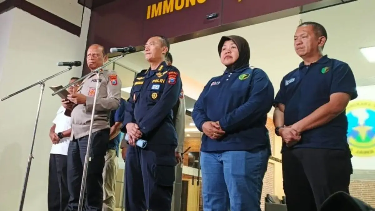 olda Jatim saat menggelar konferensi pers proses hukum terkait ambruknya Ponpes Al Khoziny di Surabaya, Rabu (