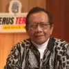 Mahfud MD Tegaskan Komisi Percepatan Reformasi Polri Tidak Punya Kewenangan Penyelesaian Kasus Hukum Mantan Menteri Koordinator Politik, Hukum, dan Keamanan (Menko Polhukam) Mahfud MD. (Foto: YouTube Mahfud MD O