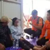 Tim SAR temukan ayah dan anak yang hilang di Lembah Tengkorak, Bandung (Dok. Basarnas Jabar)