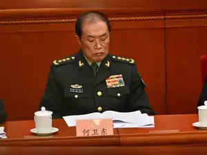 Wakil Ketua Komisi Militer Pusat, He Weidong dan 8 Pejabat Senior Dipecat dari Partai Komunis Tiongkok He Weidong