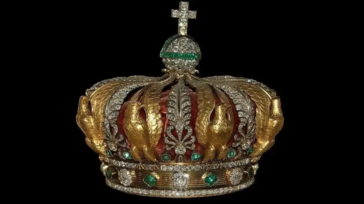 Mahkota Permaisuri Eugenie Istri Napoleon III Ditemukan di Luar Museum Louvre, Kondisi Rusak Mahkota Permaisuri Eugenie berhasil ditemukan di luar Museum Louvre Paris. (Foto: X)