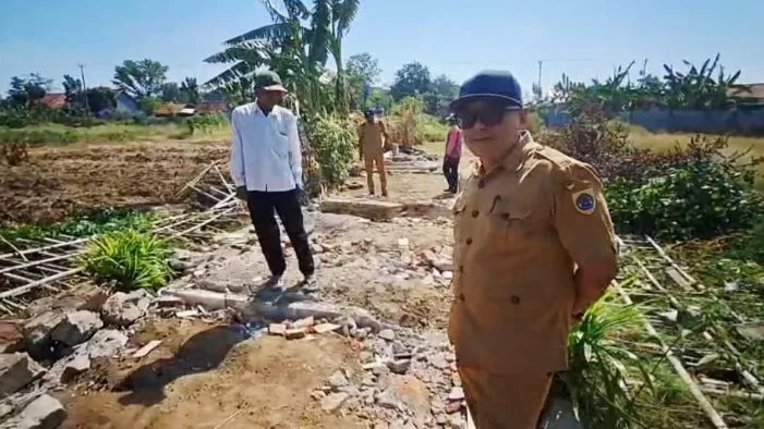 Pihak pemerintah Desa Sawojajar, Kecamatan Wanasari, Kabupaten Brebes, Jawa Tengah mendatangi lokasi keberadaa