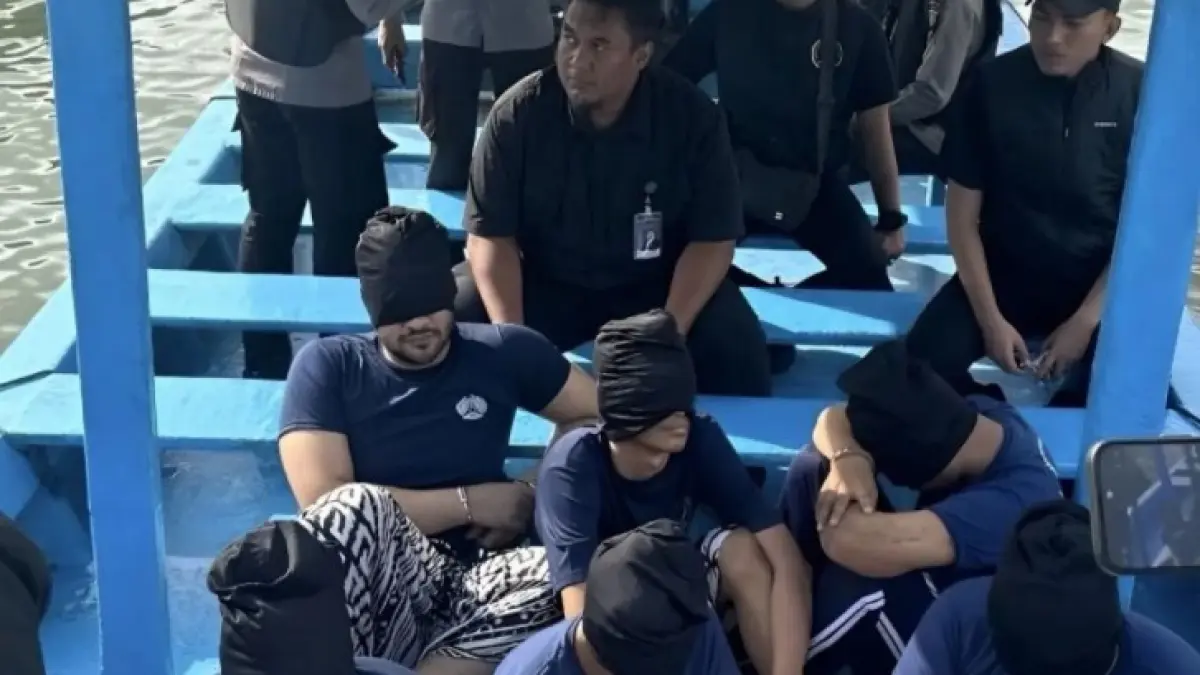 Dakwaan Jaksa Ungkap Ammar Zoni Dkk Edarkan Narkotika di Rutan Salemba Begini Kronologinya Ammar Zoni dipindahkan dari Rutan Salemba ke Nusakambangan. (Ditjenpas)