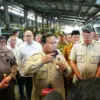 Panglima TNI Jenderal TNI Agus Subiyanto mendampingi Presiden Republik Indonesia Prabowo Subianto dalam kunjun