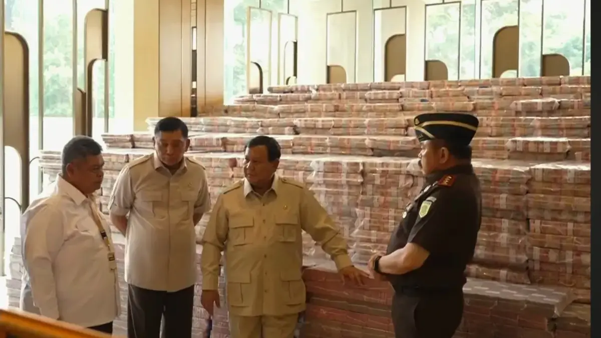 Presiden Prabowo Subianto menyaksikan secara langsung penyerahan uang pengganti kerugian negara sebesar Rp13.2