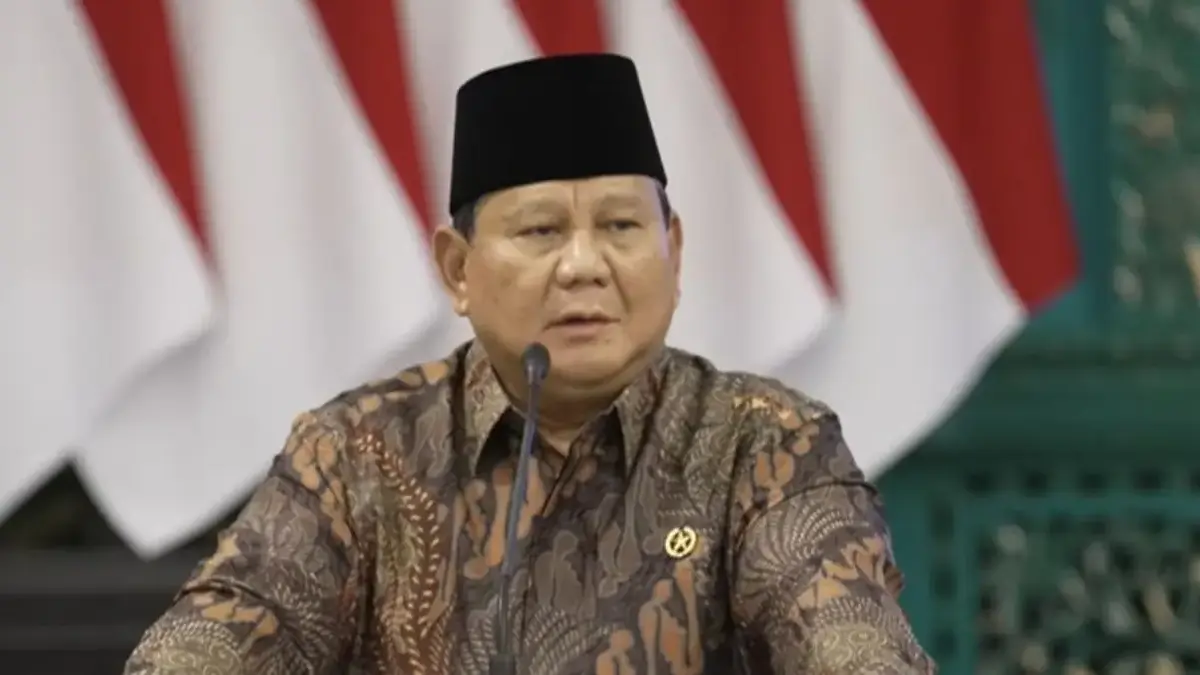 Presiden Prabowo Subianto saat menghadiri Sidang Kabinet Paripurna di Istana Negara, Jakarta, Senin (20/10/202