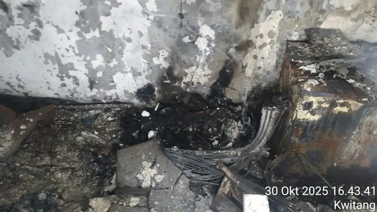 Sebanyak dua kerangka manusia ditemukan di dalam gedung Astra Credit Companies (ACC) di Kwitang, Kecamatan Sen