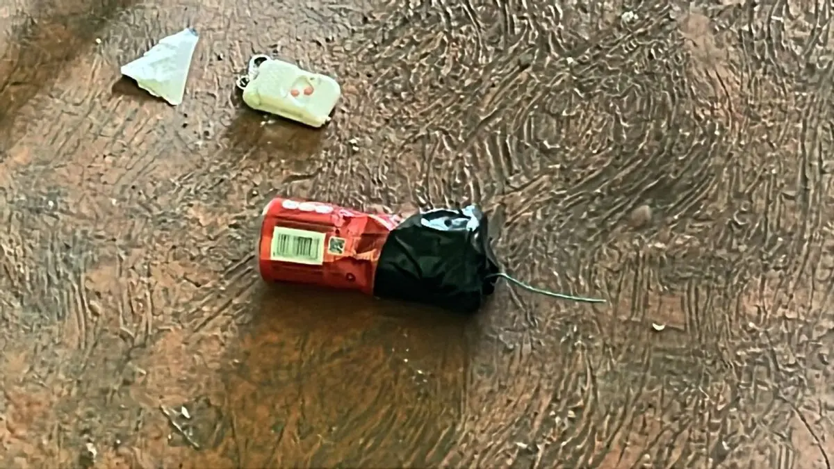 Densus 88 Ungkap Bom yang Meledak di SMAN 72 Kelapa Gading Dirakit Sendiri oleh Terduga Pelaku Benda diduga bom yang ditemukan di SMAN 72 Jakarta (Foto; IST)