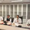 Wamen LH/Wakil Kepala BPLH Diaz Hendropriyono (dua dari kanan) dalam konferensi pers terkait penanganan kontam