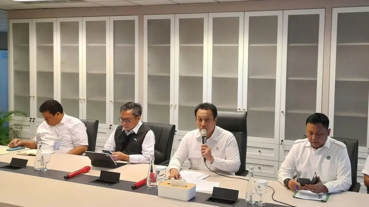 Wamen LH/Wakil Kepala BPLH Diaz Hendropriyono (dua dari kanan) dalam konferensi pers terkait penanganan kontam