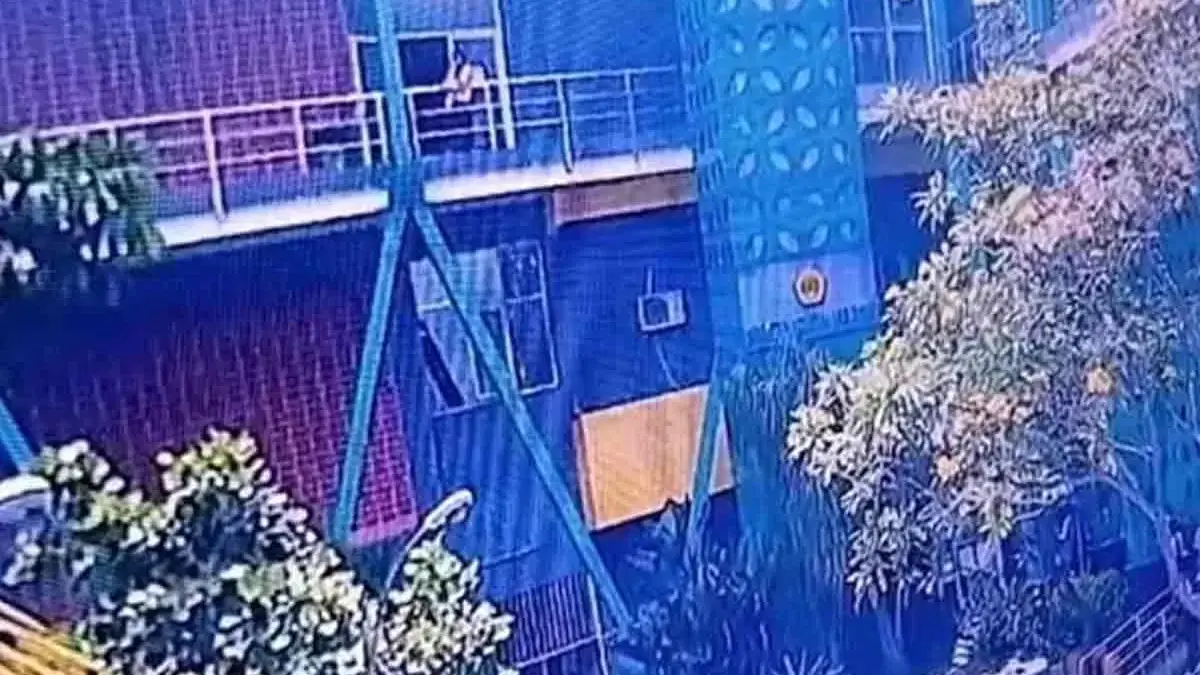 seorang mahasiswi Universitas Pakuan atau Unpak Bogor mengalami kejadian yang tidak mengenakan, dimana dirinya