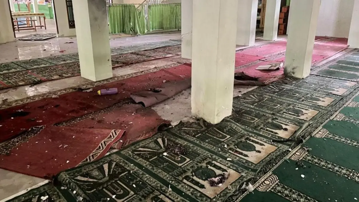 Densus 88 Ungkap Kebiasaan Siswa Terduga Pelaku Ledakan SMAN 72 Kelapa Gading Kerap Buka Dark Web Lokasi Tempat Kejadian Perkara ledakan di masjid SMAN 72 Jakarta Utara, Jumat (7/11/2025). (Dok. Istimewa)