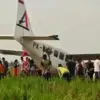 Pesawat Cessna mendarat darurat di Karawang, Jawa Barat. (Foto: dok. Polres Karawang)