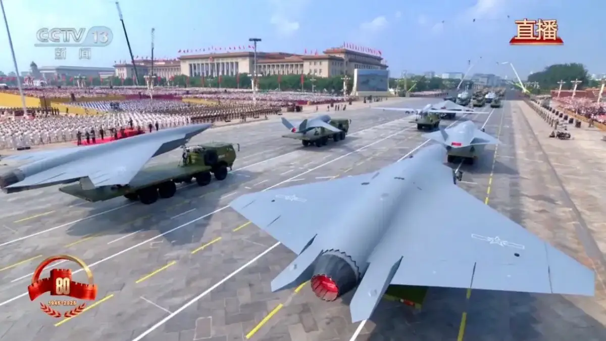 Tentara China berbaris dalam parade militer merayakan ulang tahun ke-80 kemenangan atas Jepang di Perang Dunia