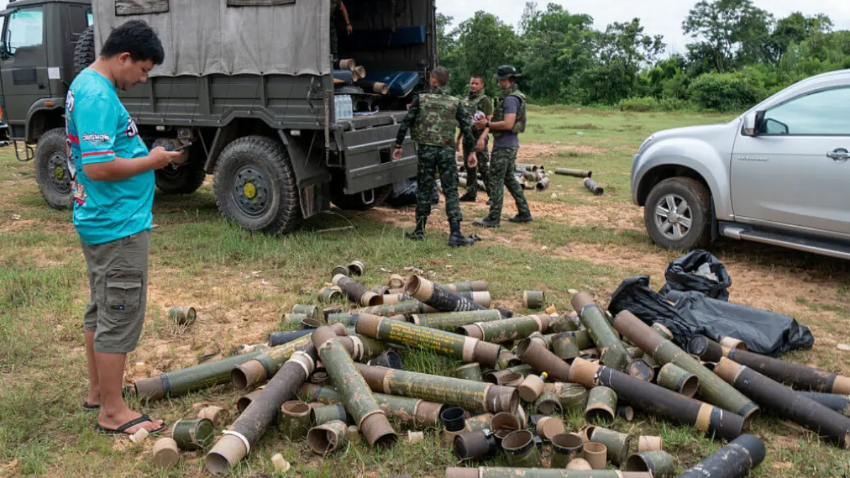 Rekaman yang diunggah oleh pasukan Thailand di media sosial menunjukkan berbagai senjata kecil buatan Israel y