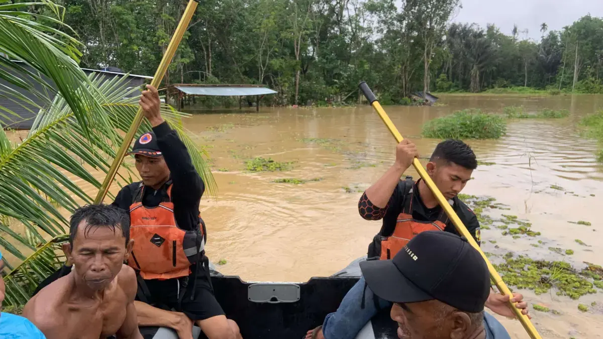 Proses evakuasi korban banjir Kalsel.(Dok BPBD Kalsel)