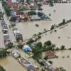 Hujan ekstrem membuat ratusan rumah di Kabupaten Karawang terdampak banjir